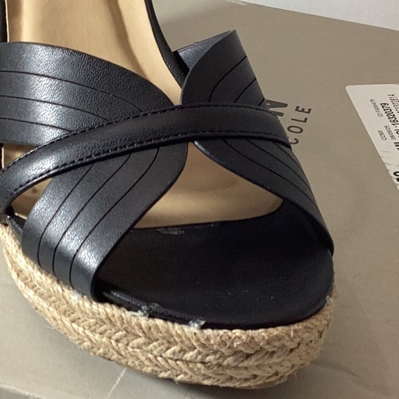 Kenneth Cole Reaction Comi Almond Toe Wedge Sandals - Picture 10 of 13